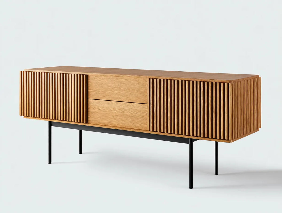 Meuble TV bois naturel 160×40×60 cm – façade rainurée avec pieds noirs style scandinave